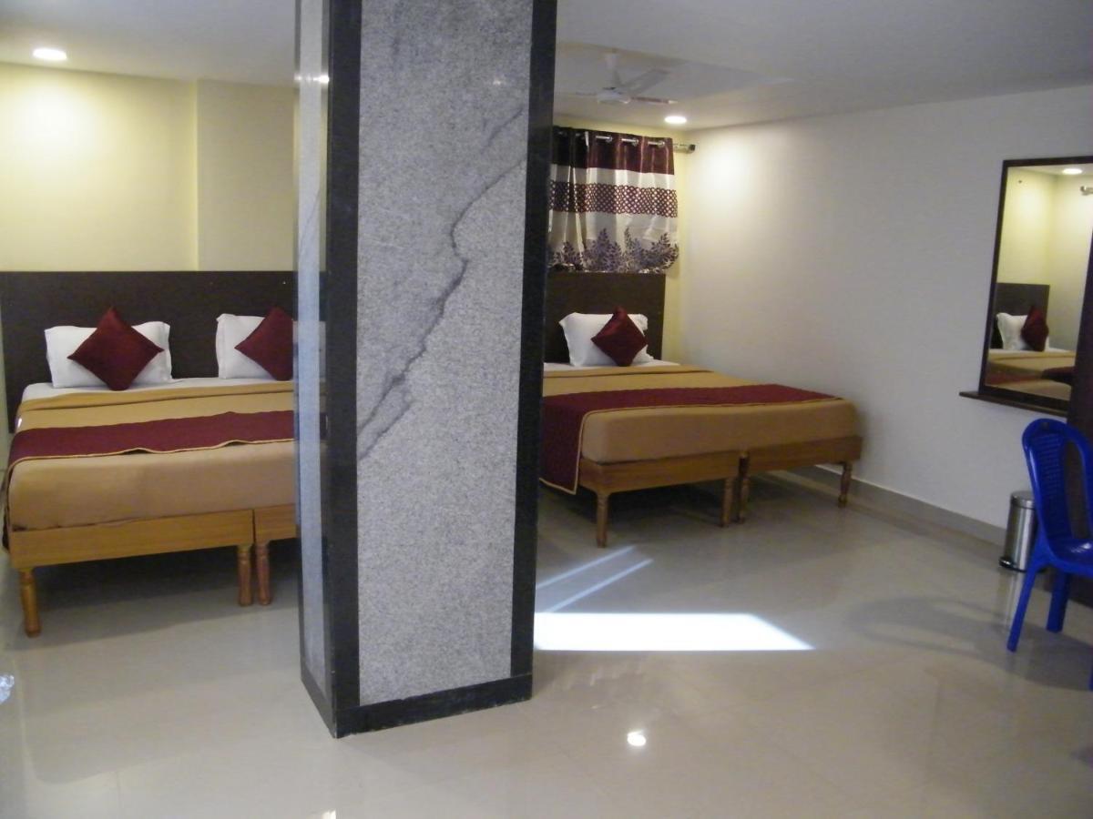 The White House Residency Hotel Chennai Exterior foto